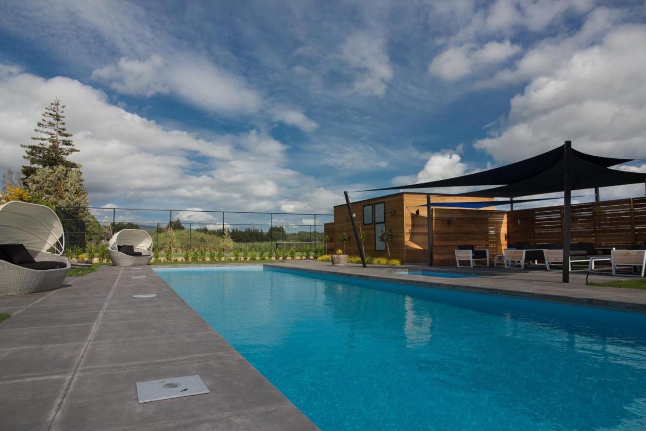 Black Barn Modern: Luxe Martinborough Escape 외부 사진